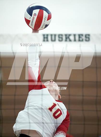 Thumbnail 2 in Georgetown Visitation Prep vs. Bishop Ireton photogallery.