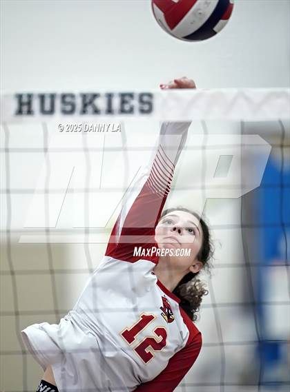 Thumbnail 3 in Georgetown Visitation Prep vs. Bishop Ireton photogallery.