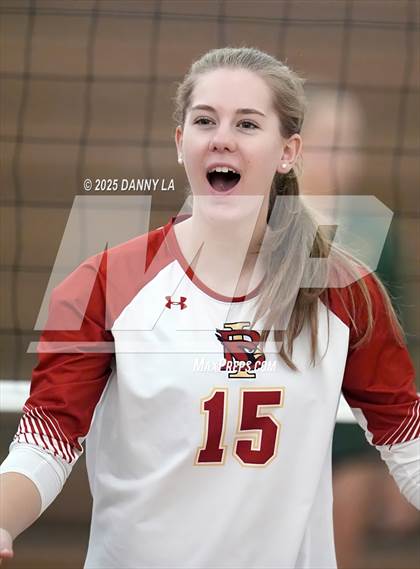 Thumbnail 2 in Georgetown Visitation Prep vs. Bishop Ireton photogallery.