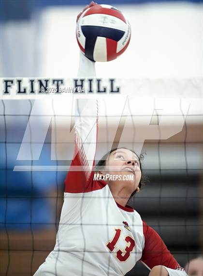 Thumbnail 2 in Georgetown Visitation Prep vs. Bishop Ireton photogallery.