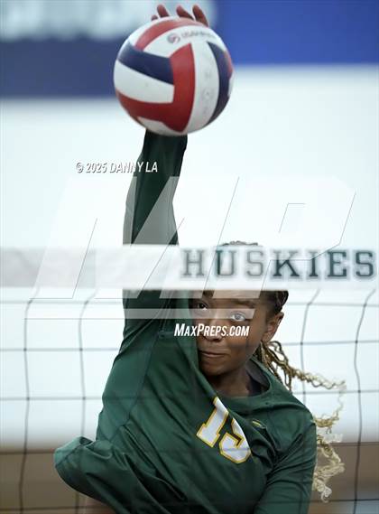Thumbnail 2 in Georgetown Visitation Prep vs. Bishop Ireton photogallery.