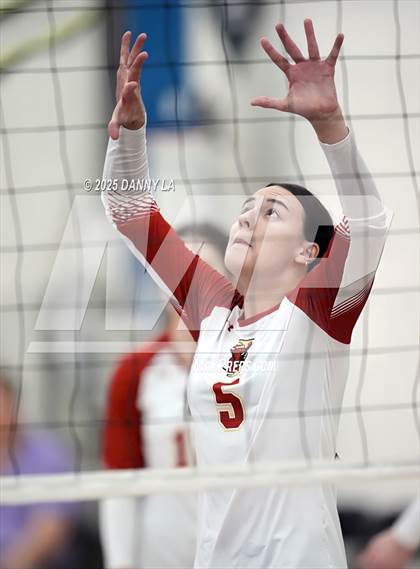 Thumbnail 3 in Georgetown Visitation Prep vs. Bishop Ireton photogallery.