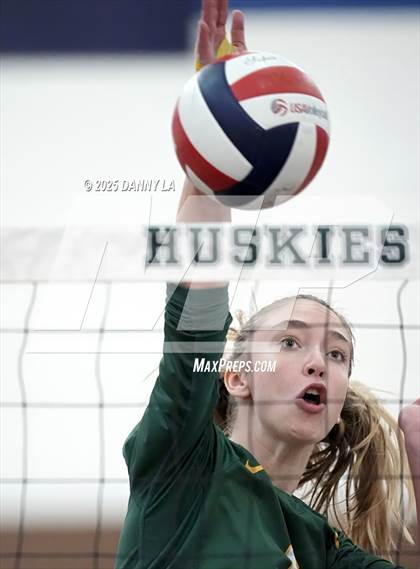 Thumbnail 3 in Georgetown Visitation Prep vs. Bishop Ireton photogallery.