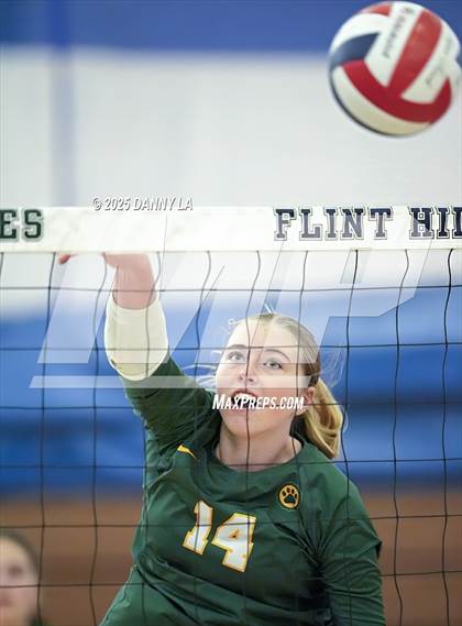Thumbnail 2 in Georgetown Visitation Prep vs. Bishop Ireton photogallery.