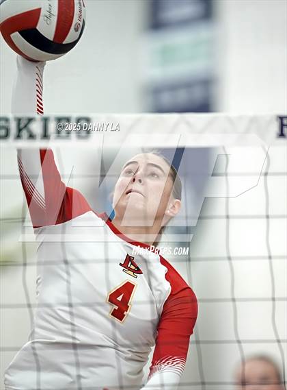 Thumbnail 2 in Georgetown Visitation Prep vs. Bishop Ireton photogallery.