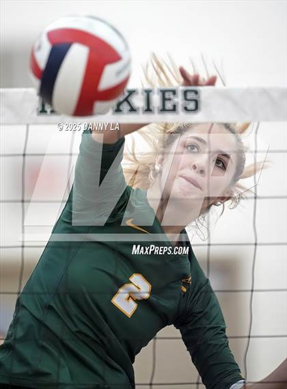 Thumbnail 2 in Georgetown Visitation Prep vs. Bishop Ireton photogallery.