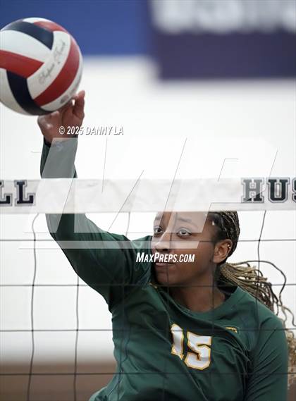 Thumbnail 3 in Georgetown Visitation Prep vs. Bishop Ireton photogallery.