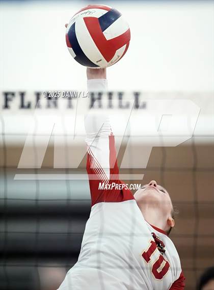 Thumbnail 2 in Georgetown Visitation Prep vs. Bishop Ireton photogallery.