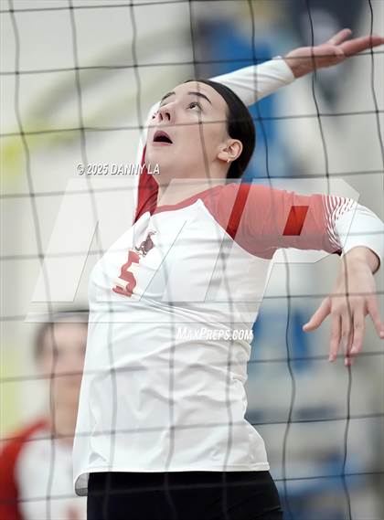 Thumbnail 1 in Georgetown Visitation Prep vs. Bishop Ireton photogallery.