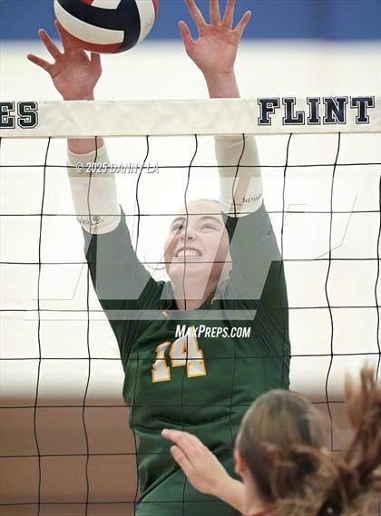 Thumbnail 1 in Georgetown Visitation Prep vs. Bishop Ireton photogallery.
