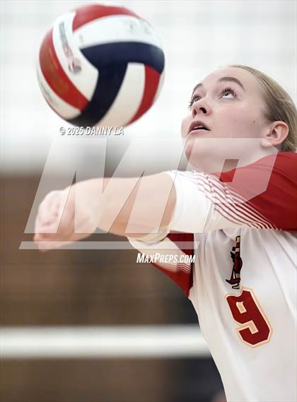 Thumbnail 2 in Georgetown Visitation Prep vs. Bishop Ireton photogallery.