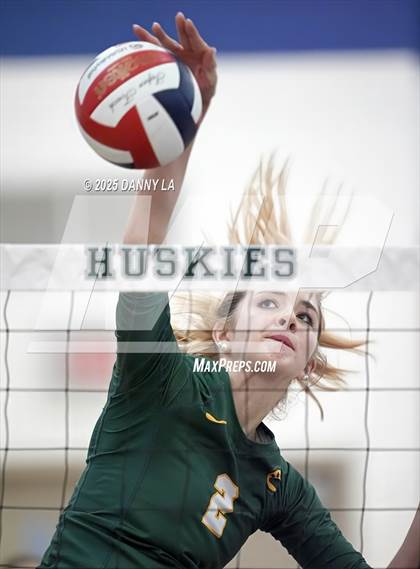 Thumbnail 3 in Georgetown Visitation Prep vs. Bishop Ireton photogallery.