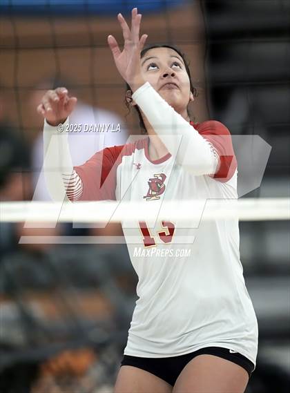 Thumbnail 3 in Georgetown Visitation Prep vs. Bishop Ireton photogallery.