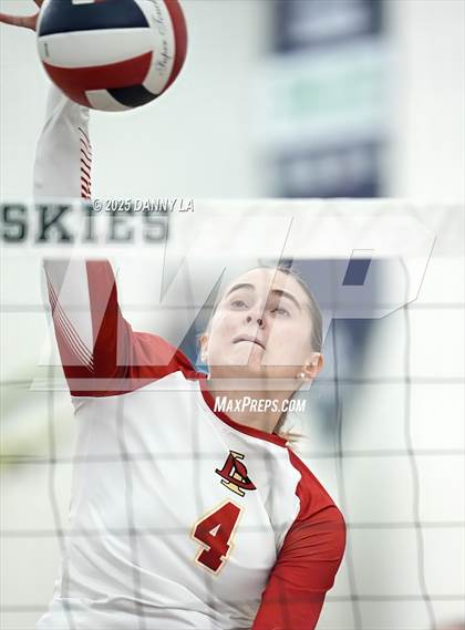 Thumbnail 3 in Georgetown Visitation Prep vs. Bishop Ireton photogallery.