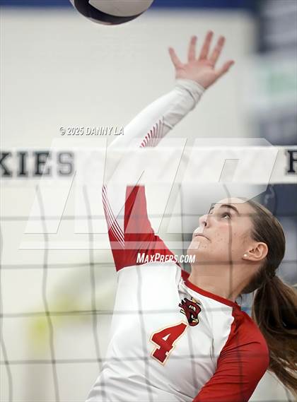 Thumbnail 1 in Georgetown Visitation Prep vs. Bishop Ireton photogallery.