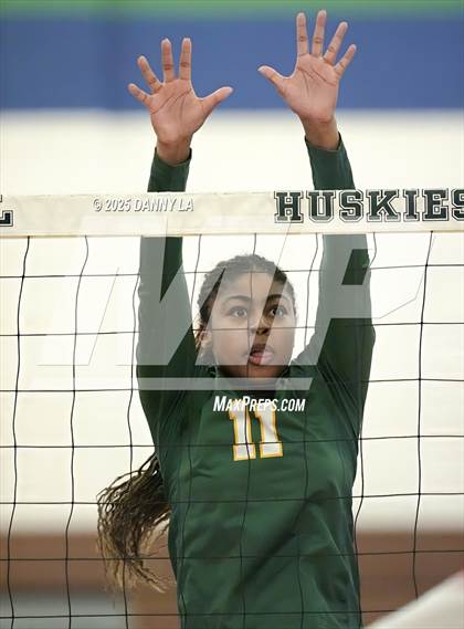Thumbnail 3 in Georgetown Visitation Prep vs. Bishop Ireton photogallery.
