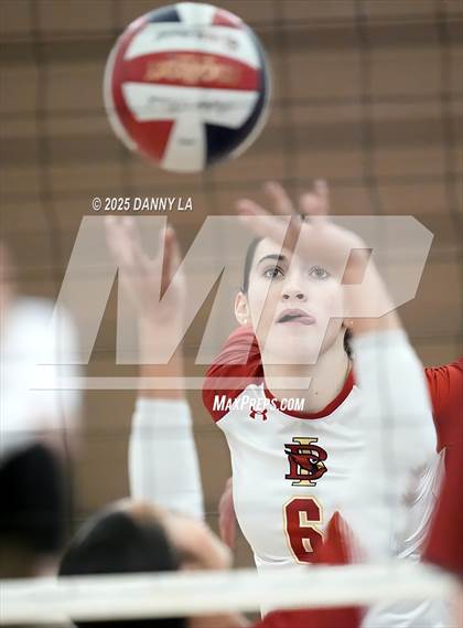 Thumbnail 3 in Georgetown Visitation Prep vs. Bishop Ireton photogallery.