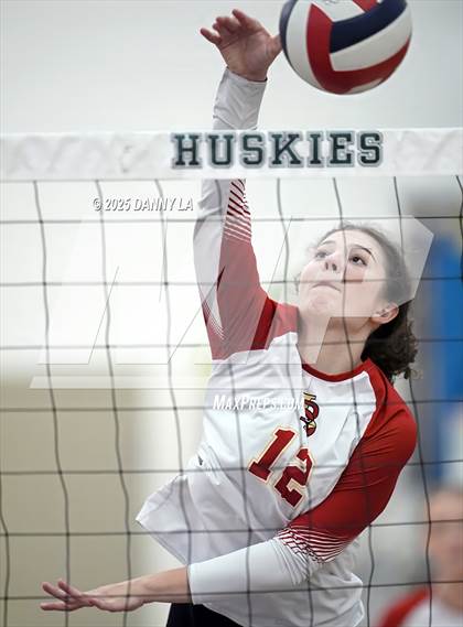 Thumbnail 2 in Georgetown Visitation Prep vs. Bishop Ireton photogallery.