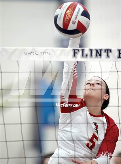 Thumbnail 1 in Georgetown Visitation Prep vs. Bishop Ireton photogallery.