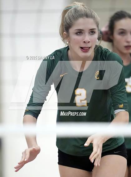 Thumbnail 3 in Georgetown Visitation Prep vs. Bishop Ireton photogallery.