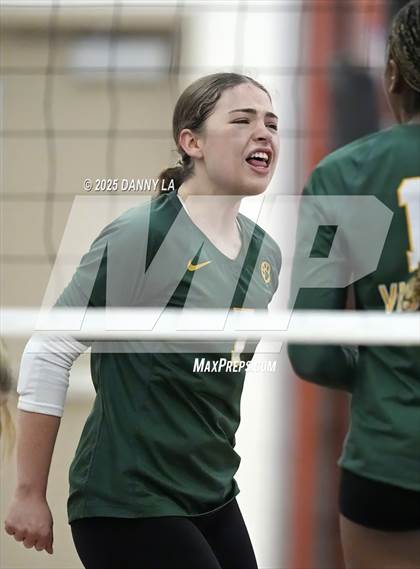 Thumbnail 3 in Georgetown Visitation Prep vs. Bishop Ireton photogallery.