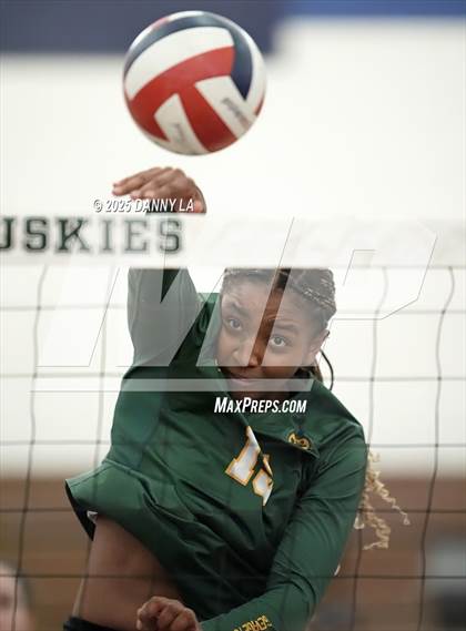Thumbnail 1 in Georgetown Visitation Prep vs. Bishop Ireton photogallery.