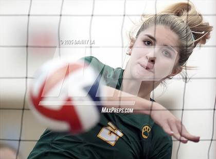 Thumbnail 3 in Georgetown Visitation Prep vs. Bishop Ireton photogallery.