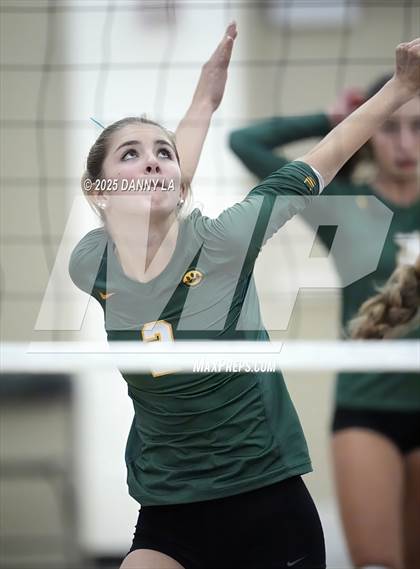 Thumbnail 1 in Georgetown Visitation Prep vs. Bishop Ireton photogallery.