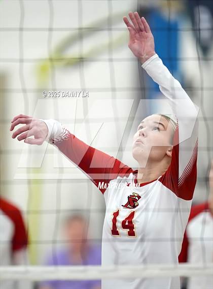 Thumbnail 1 in Georgetown Visitation Prep vs. Bishop Ireton photogallery.