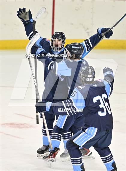 Thumbnail 1 in Denver East vs. Ralston Valley (CHSAA 5A Semifinals) photogallery.