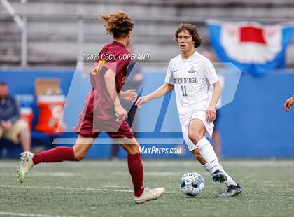 Thumbnail 3 in River Ridge vs. Lassiter (GHSA 6A Championship) photogallery.
