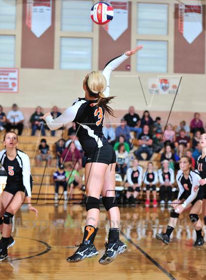 Thumbnail 3 in Siren @ Webster photogallery.