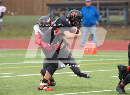 Thumbnail 3 in Kalama vs. Toledo (WIAA 2B Semifinal) photogallery.