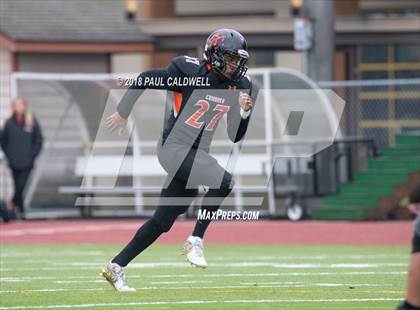 Thumbnail 1 in Kalama vs. Toledo (WIAA 2B Semifinal) photogallery.