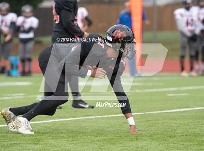 Thumbnail 3 in Kalama vs. Toledo (WIAA 2B Semifinal) photogallery.
