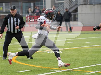 Thumbnail 1 in Kalama vs. Toledo (WIAA 2B Semifinal) photogallery.
