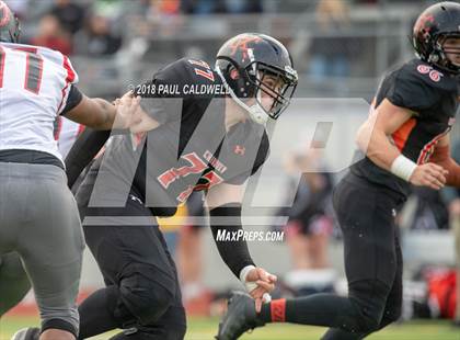 Thumbnail 2 in Kalama vs. Toledo (WIAA 2B Semifinal) photogallery.