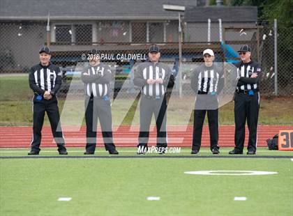Thumbnail 1 in Kalama vs. Toledo (WIAA 2B Semifinal) photogallery.
