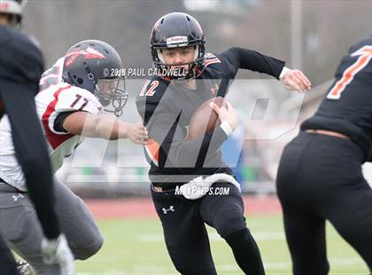 Thumbnail 2 in Kalama vs. Toledo (WIAA 2B Semifinal) photogallery.