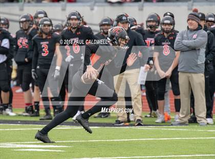 Thumbnail 2 in Kalama vs. Toledo (WIAA 2B Semifinal) photogallery.