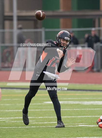 Thumbnail 1 in Kalama vs. Toledo (WIAA 2B Semifinal) photogallery.
