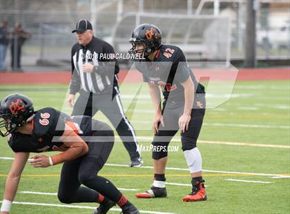 Thumbnail 3 in Kalama vs. Toledo (WIAA 2B Semifinal) photogallery.
