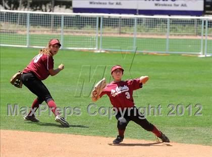 Thumbnail 1 in La Canada vs. Beaumont (CIF SS D5 Final) photogallery.