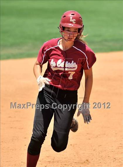 Thumbnail 1 in La Canada vs. Beaumont (CIF SS D5 Final) photogallery.