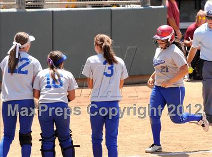 Thumbnail 2 in La Canada vs. Beaumont (CIF SS D5 Final) photogallery.