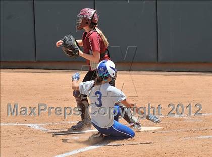 Thumbnail 3 in La Canada vs. Beaumont (CIF SS D5 Final) photogallery.