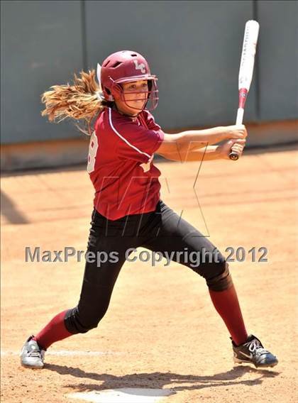 Thumbnail 3 in La Canada vs. Beaumont (CIF SS D5 Final) photogallery.