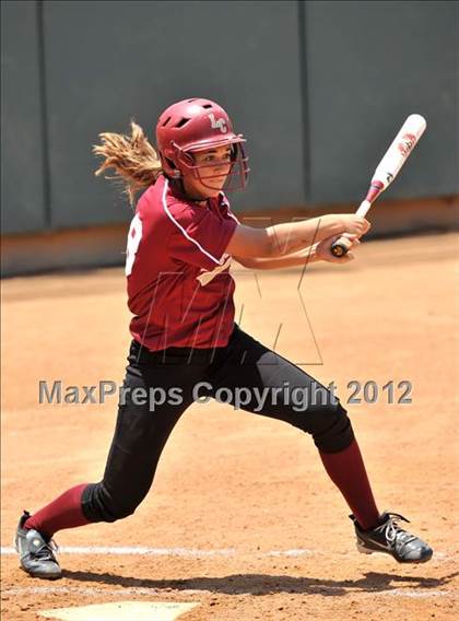 Thumbnail 3 in La Canada vs. Beaumont (CIF SS D5 Final) photogallery.