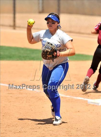 Thumbnail 1 in La Canada vs. Beaumont (CIF SS D5 Final) photogallery.