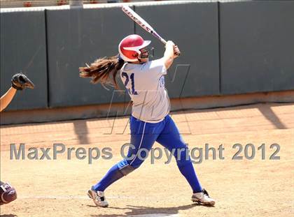 Thumbnail 3 in La Canada vs. Beaumont (CIF SS D5 Final) photogallery.